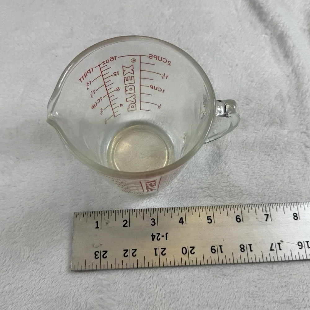 Pyrex 2 Cup 16 Oz 500mL Glass Measuring Cup Red Print Made in USA Kitchen